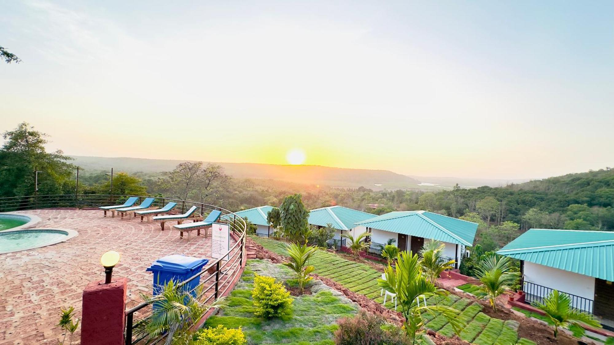 Xenious Cashew Leaf Eco Resort, Goa Arambol Exterior photo